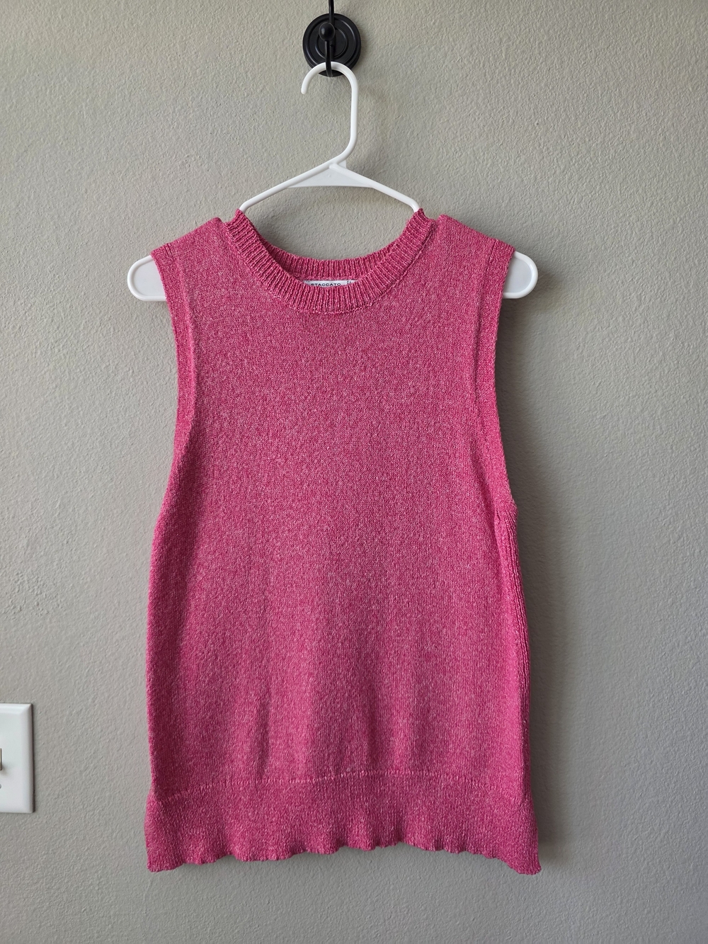 Staccato Sleeveless Scoop Neck Knit Tank in Hot Pink